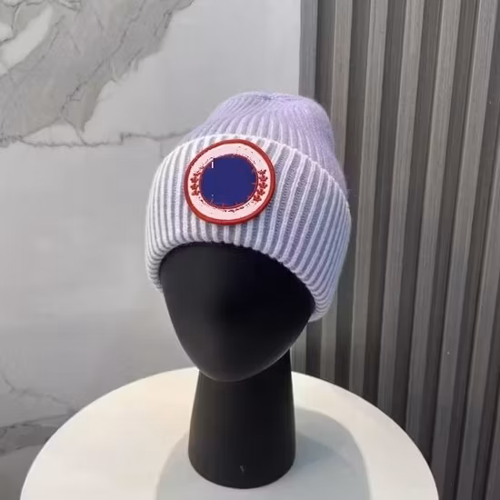 Fashion Unisex Women Men Sport Custom Winter Knitted Hats with Logo Beanie Hats Warm Ski Caps